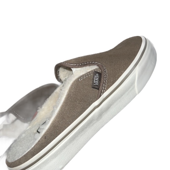 BRAND NEW VANS SLIDES FAUX FUR INSIDES - Picture 2 of 4